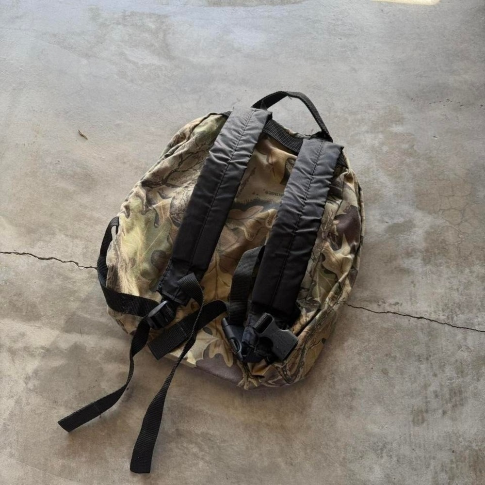 Vintage 90's Redhead real tree camo hunting back pack - Picture 3 of 3